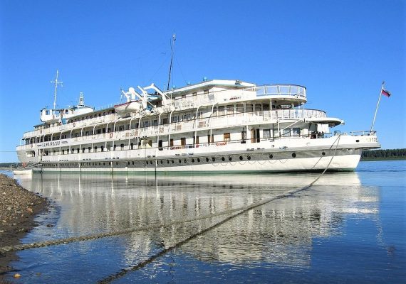 Теплоход «А. Матросов»